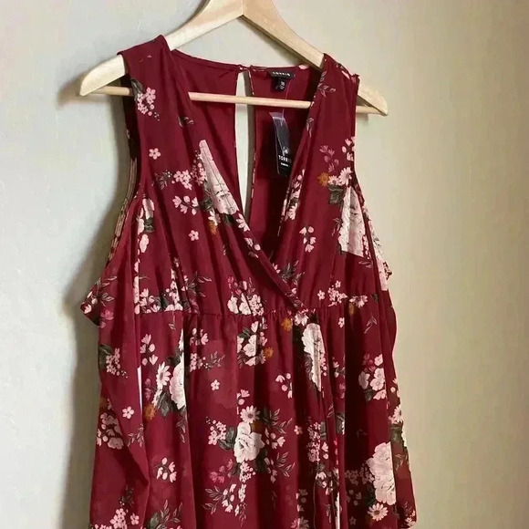 TORRID Red Floral Cold Shoulder Chiffon Wrap Dress - Picture 10 of 16